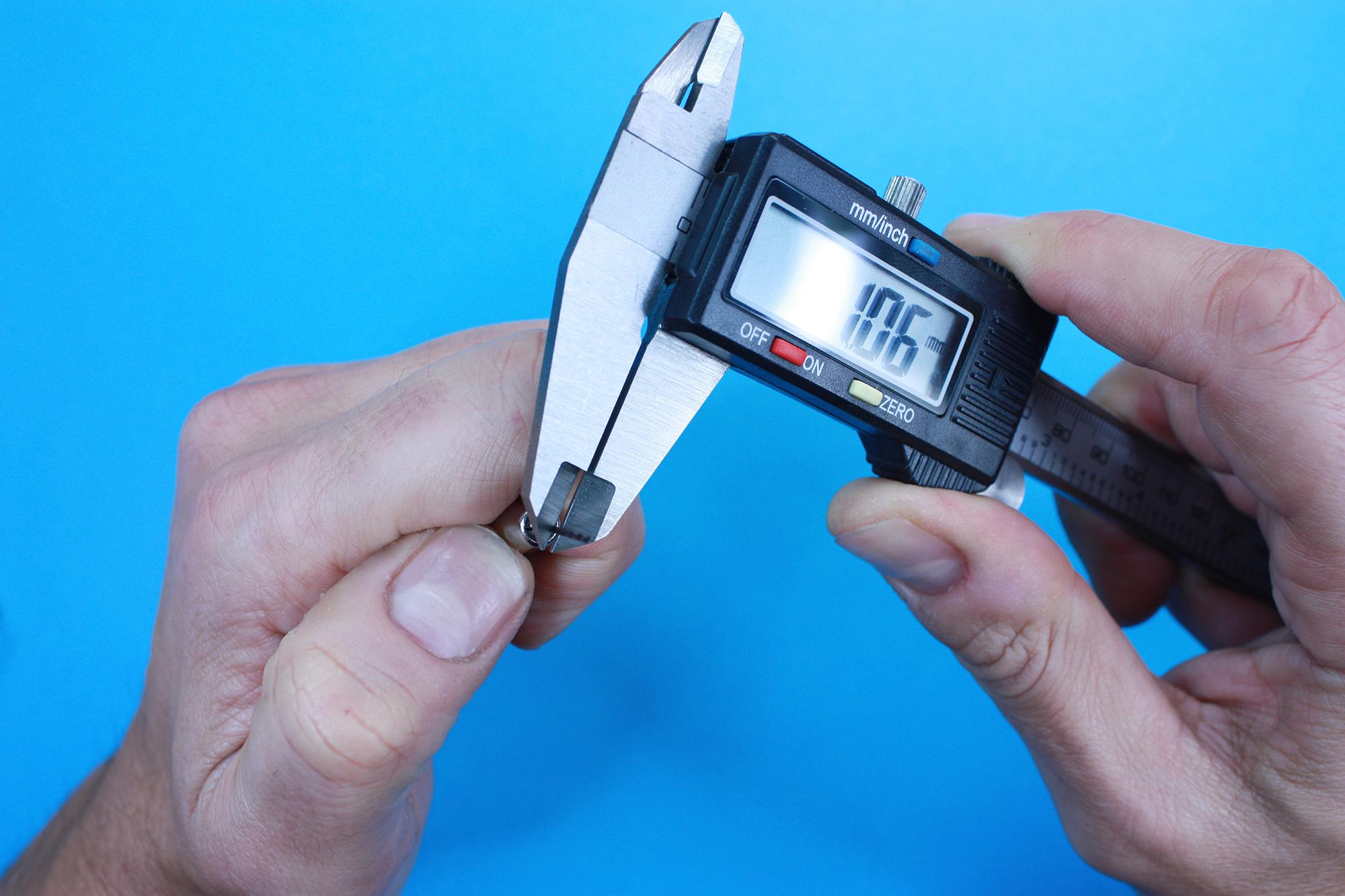 MP012475 MULTICOMP PRO, Digital Caliper, 4-Way LCD, 150 mm